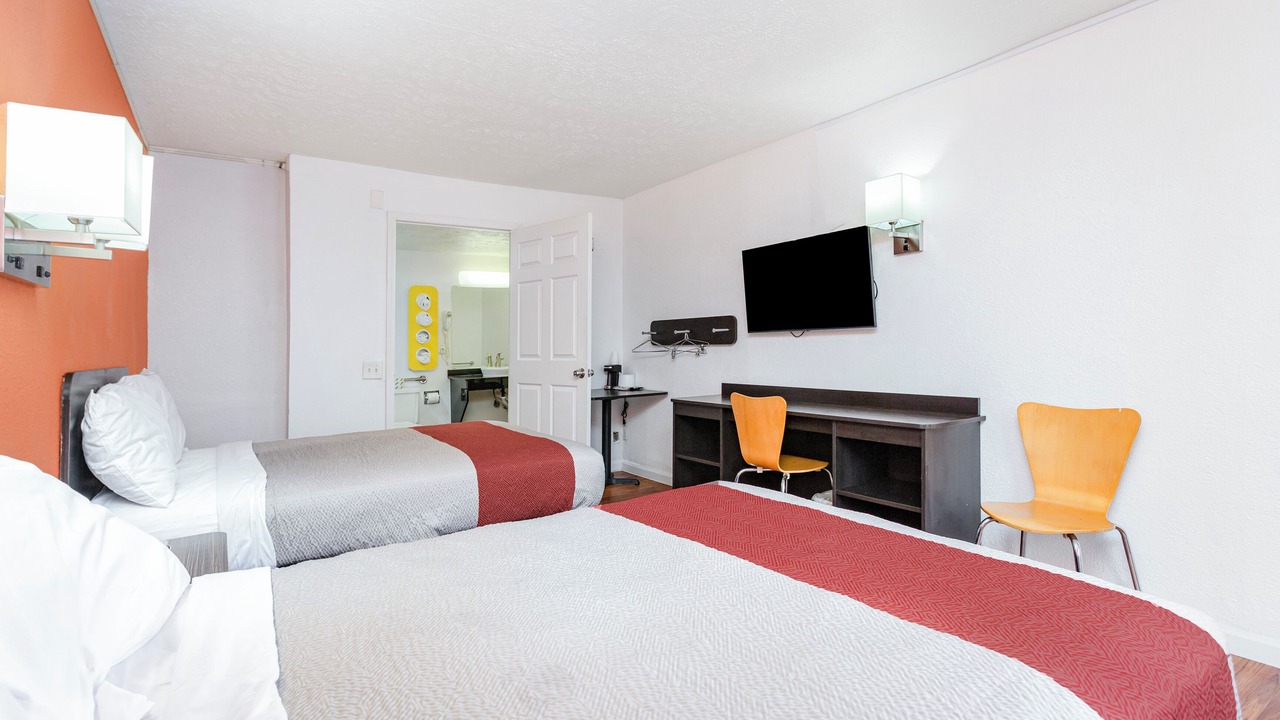 Photo of Bedroom in Summit Station