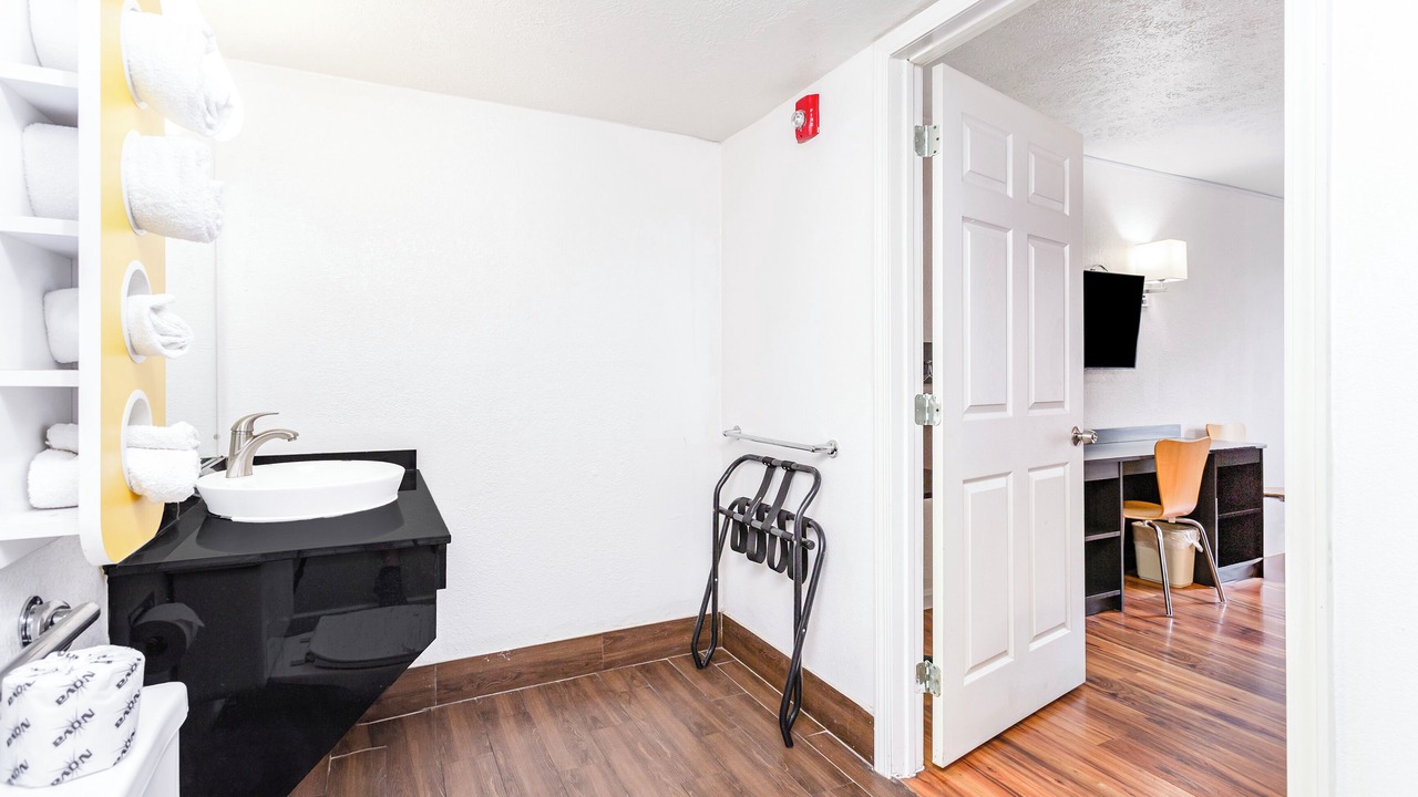 Photo of Bathroom in Summit Station