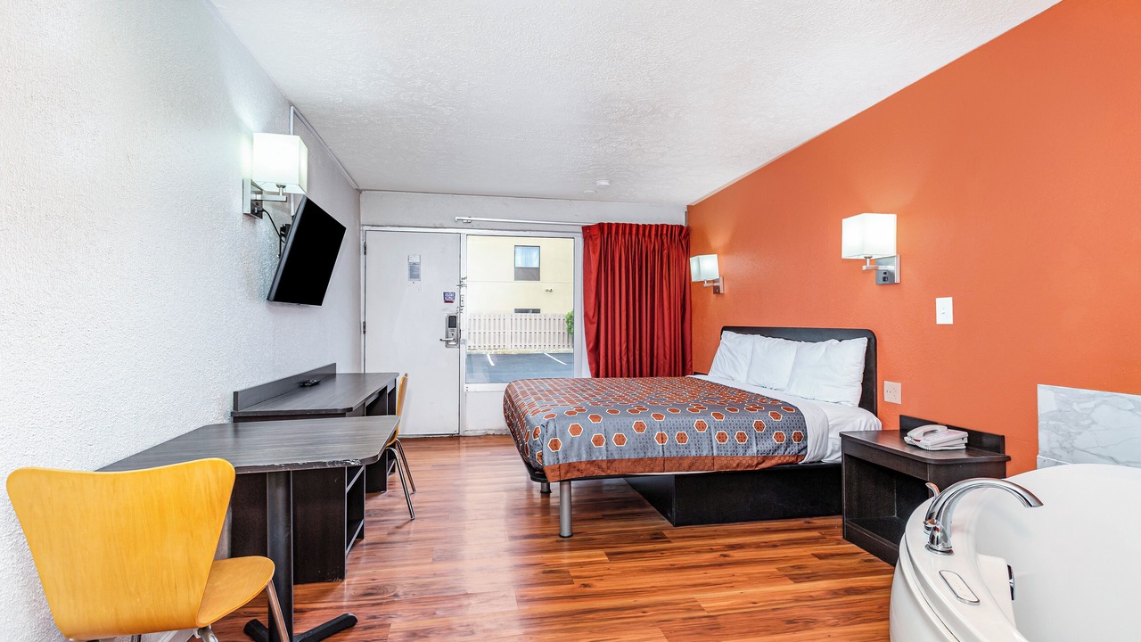 Photo of Bedroom in Summit Station