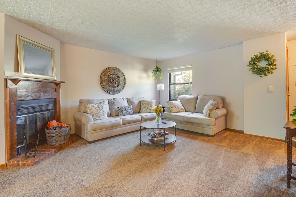Photo of Livingroom in Pataskala