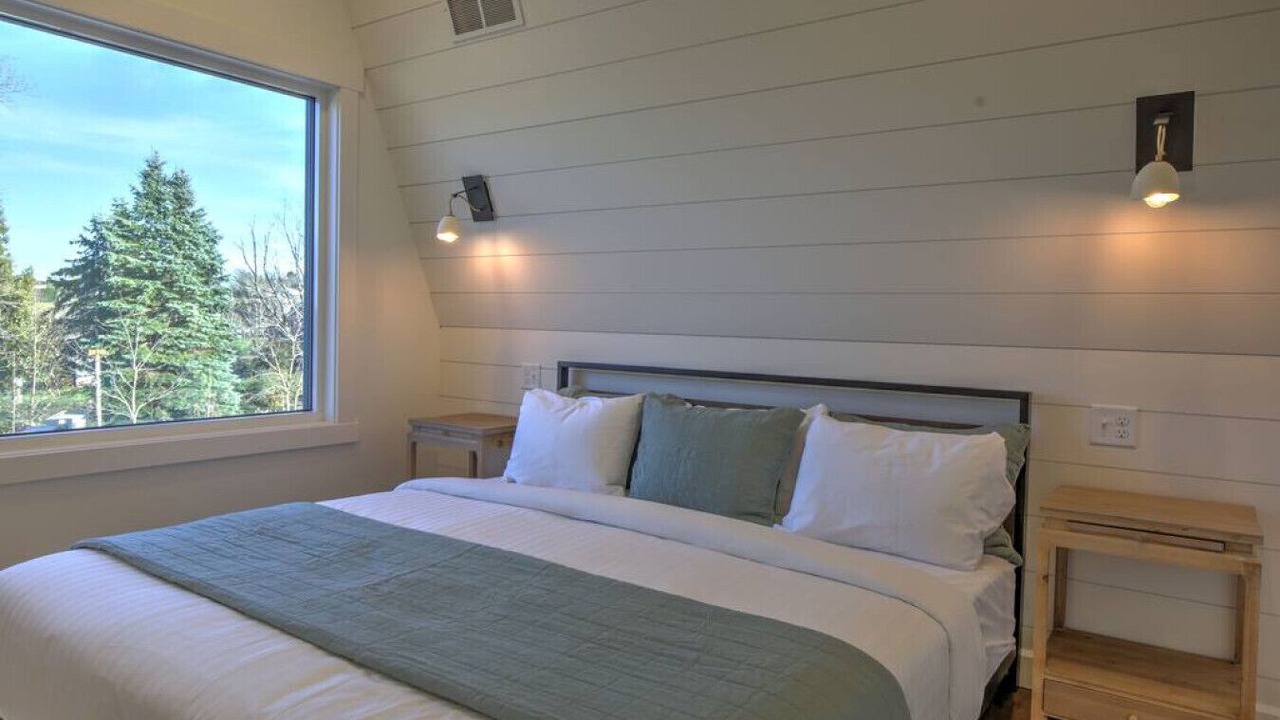 Photo of Bedroom in Millersburg