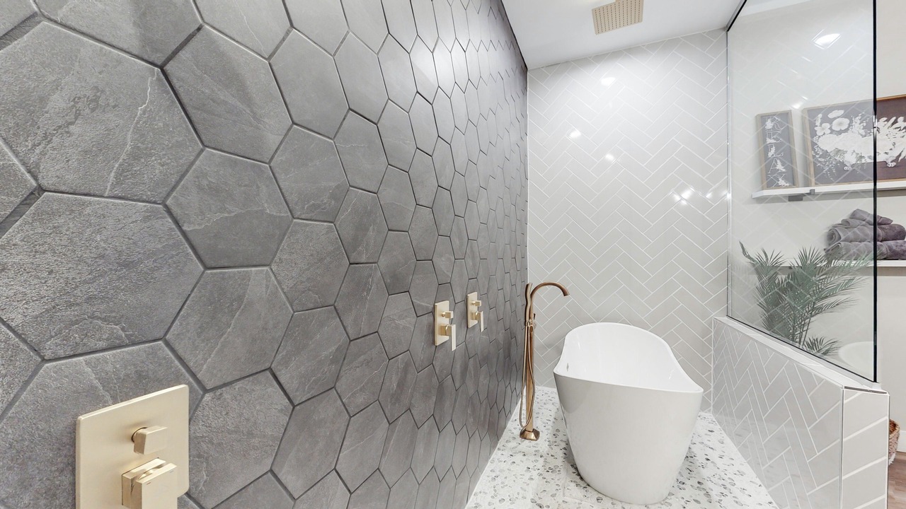 Photo of Bathroom in North Industry