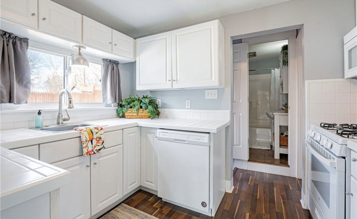 Photo of Kitchen in Portage Lakes