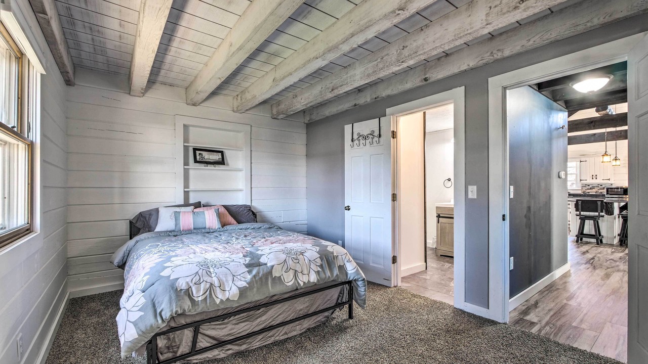Photo of Bedroom in Massillon