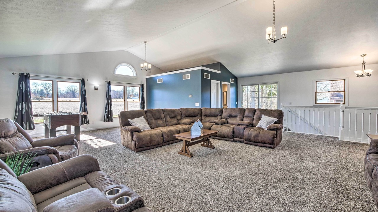 Photo of Livingroom in Massillon