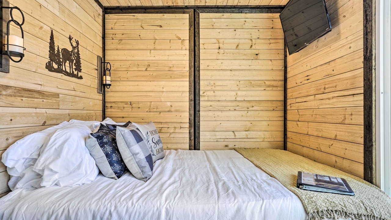 Photo of Bedroom in Loudonville