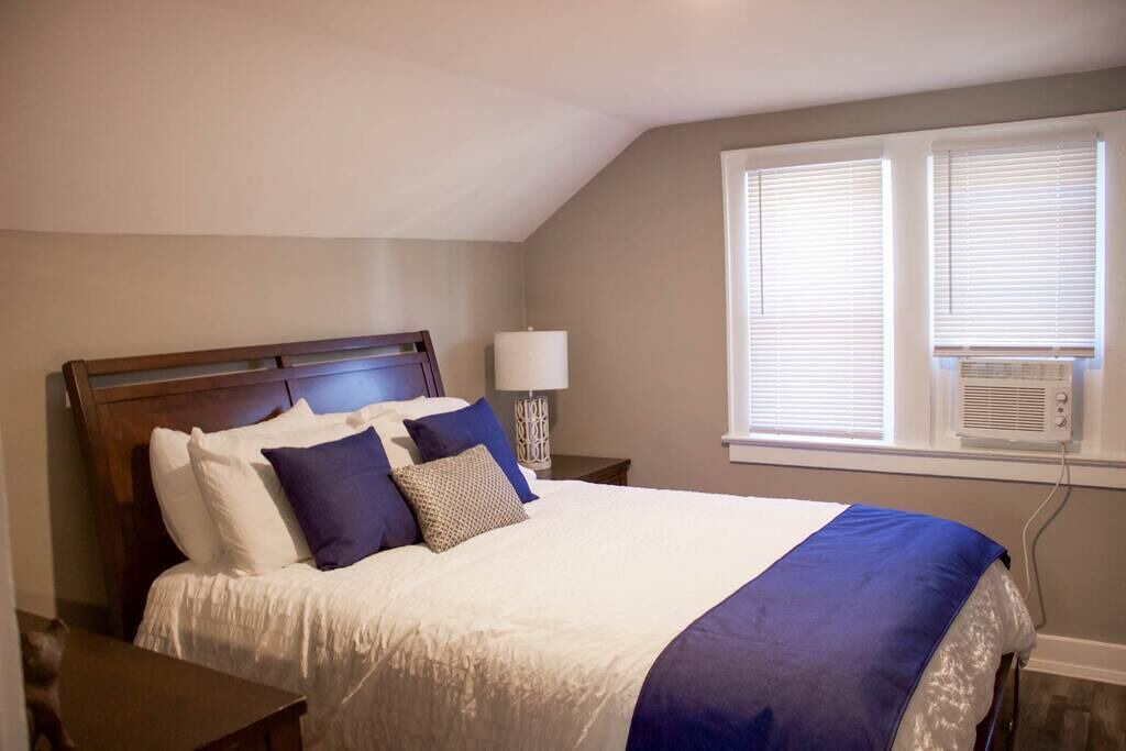 Photo of Bedroom in West Akron