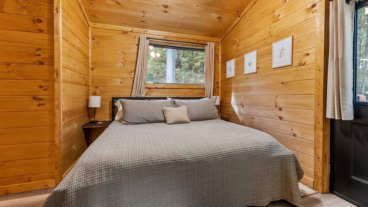 Photo of Bedroom in McArthur