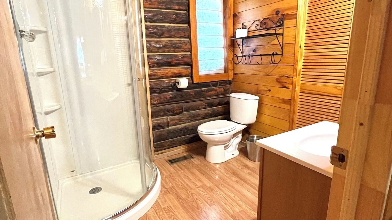 Photo of Bathroom in Old Washington