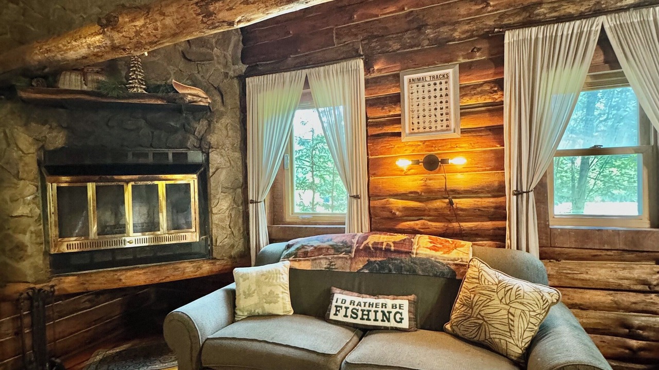 Photo of Livingroom in Old Washington