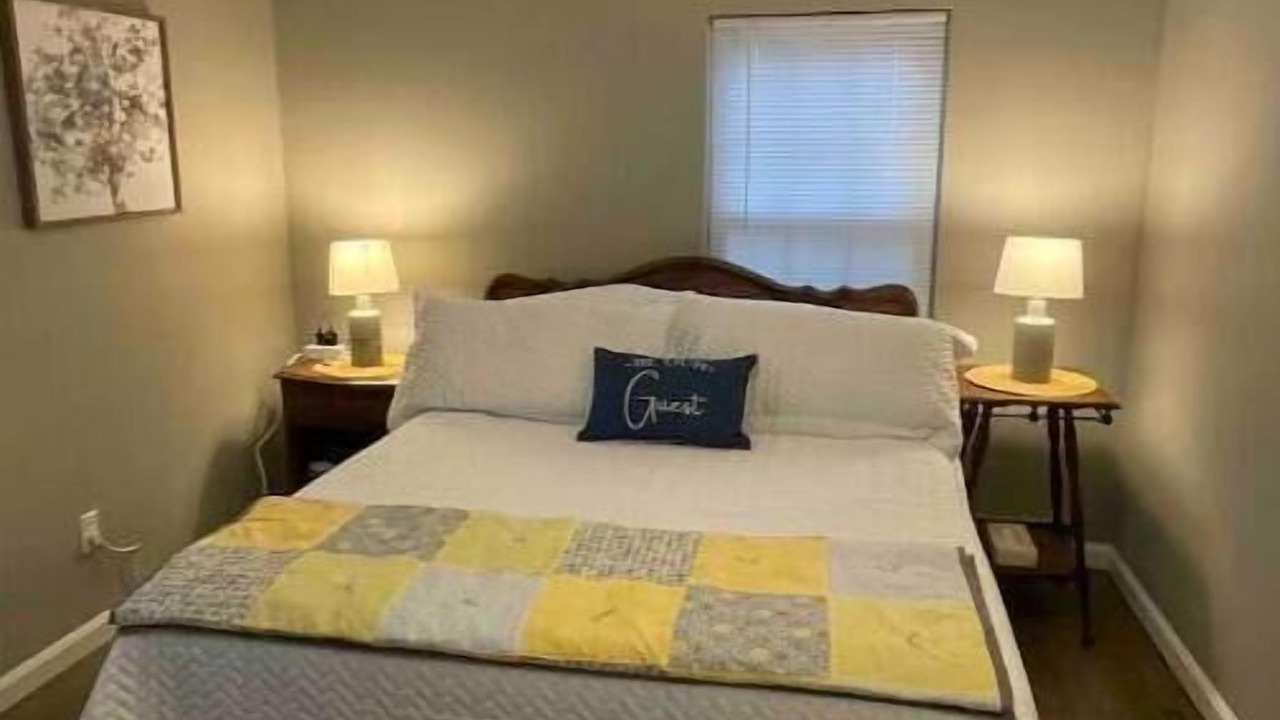 Photo of Bedroom in Beverly