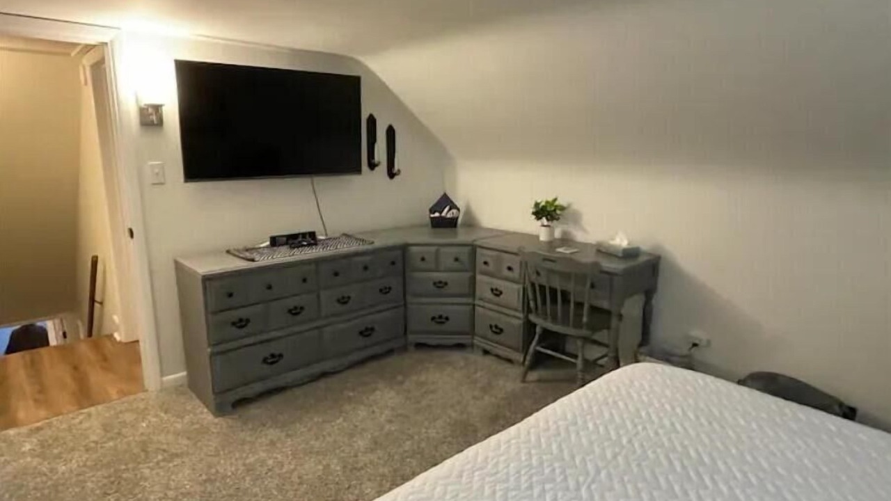 Photo of Bedroom in Beverly
