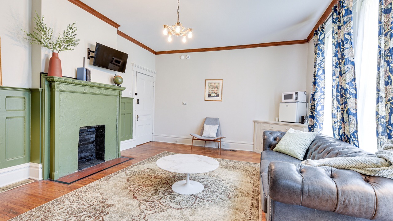 Photo of Livingroom in Near East Columbus