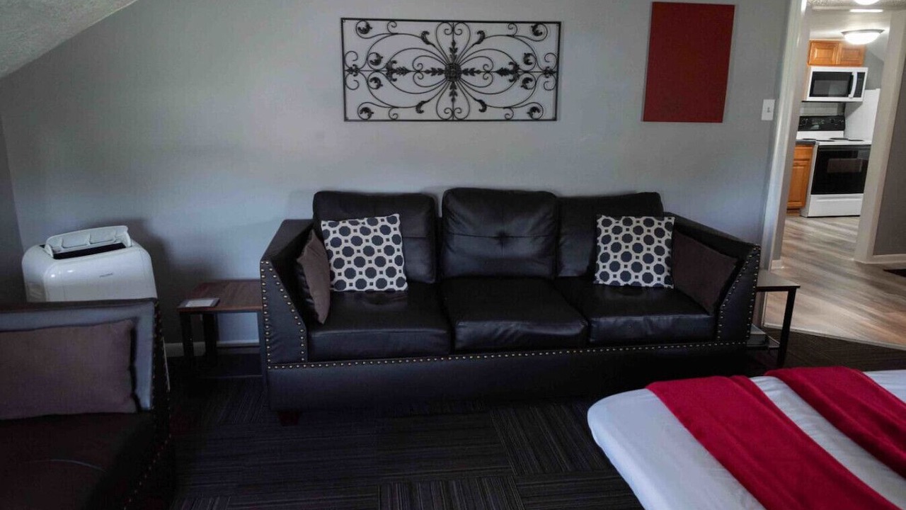 Photo of Livingroom in Massillon