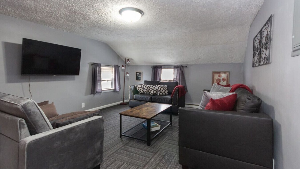Photo of Livingroom in Massillon