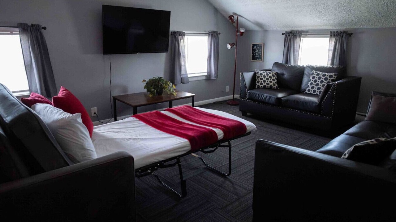 Photo of Livingroom in Massillon