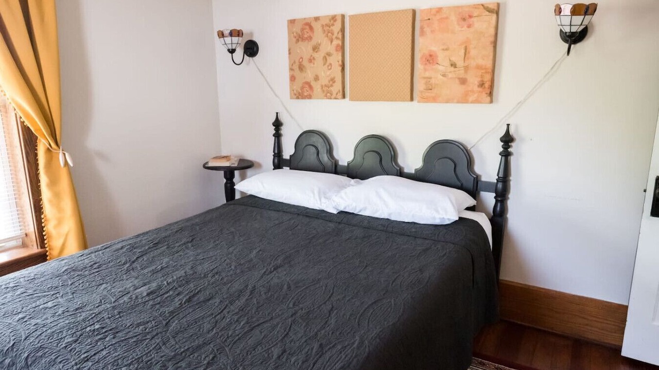 Photo of Bedroom in Massillon