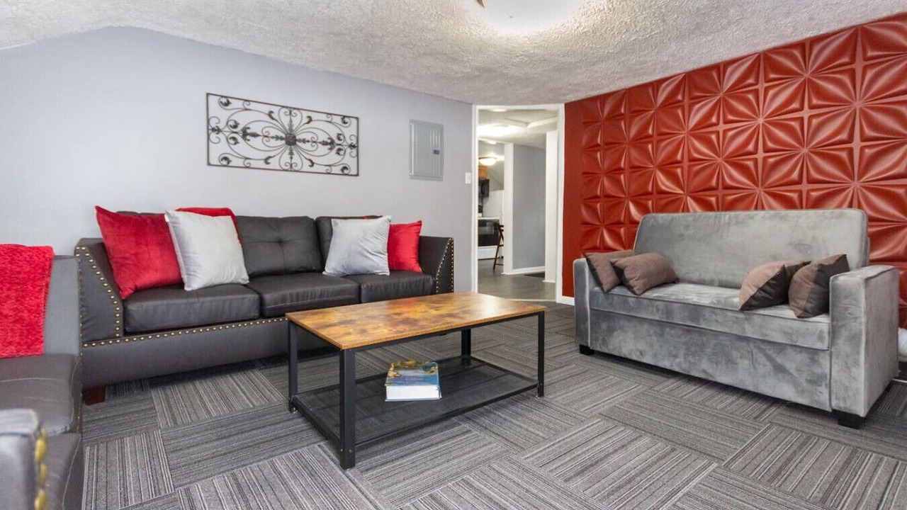 Photo of Livingroom in Massillon