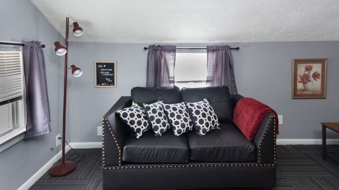 Photo of Livingroom in Massillon