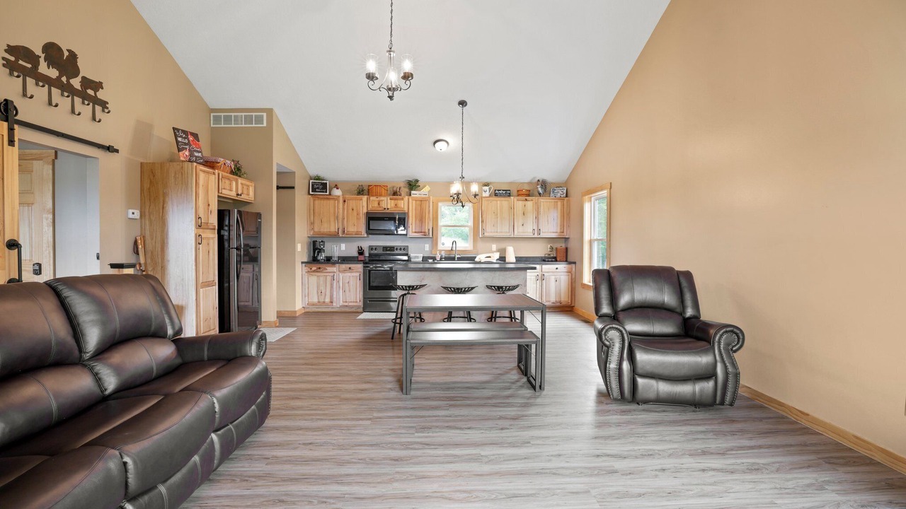 Photo of Livingroom in McArthur