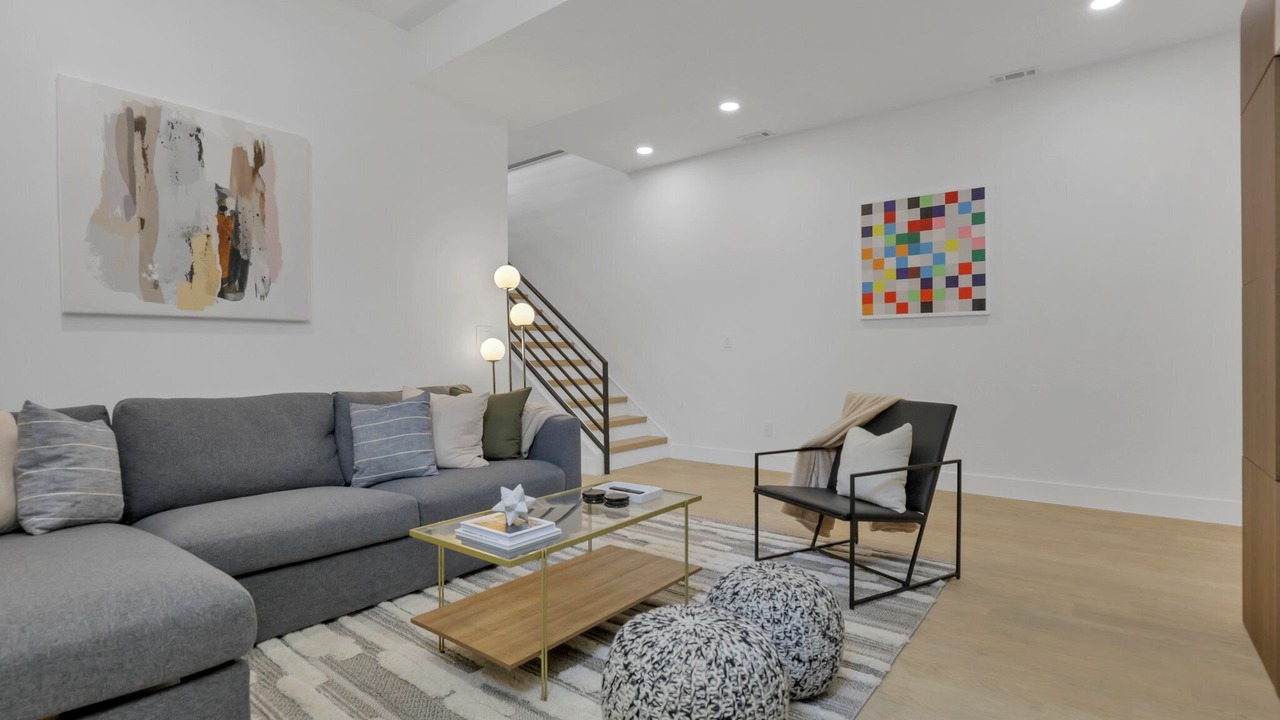 Photo of Livingroom in Near East Columbus