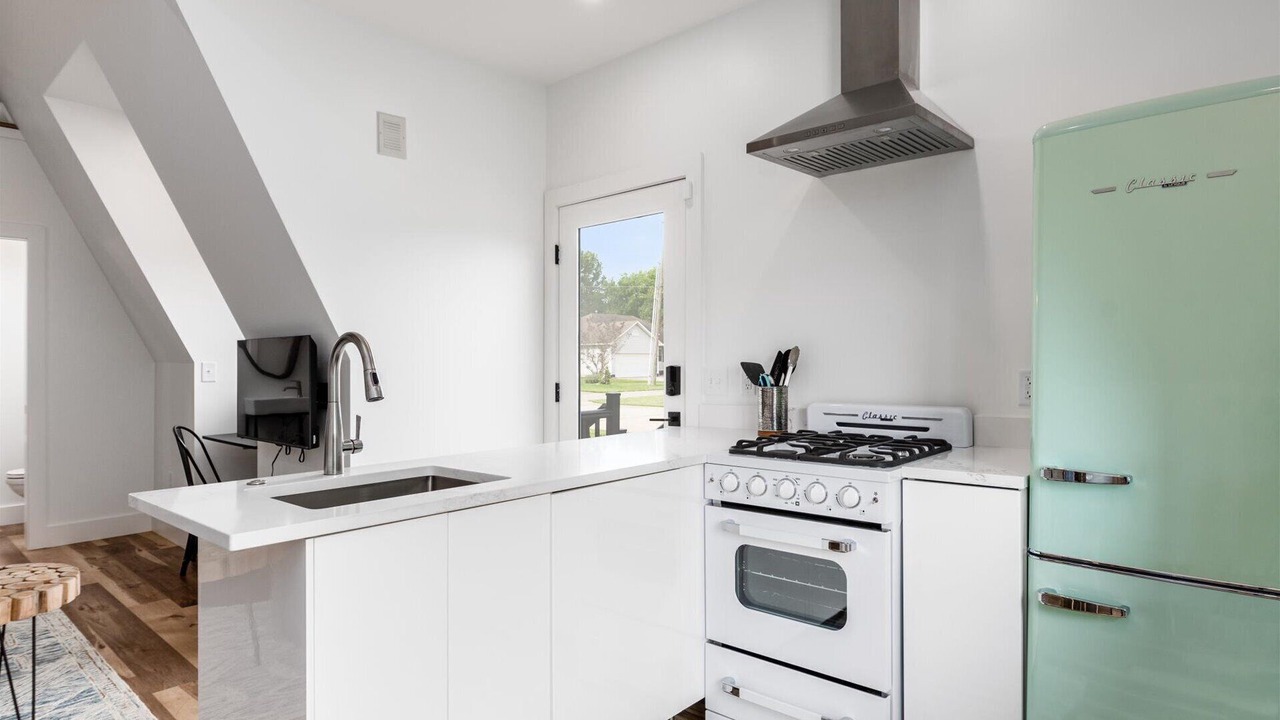 Photo of Kitchen in Summit Station