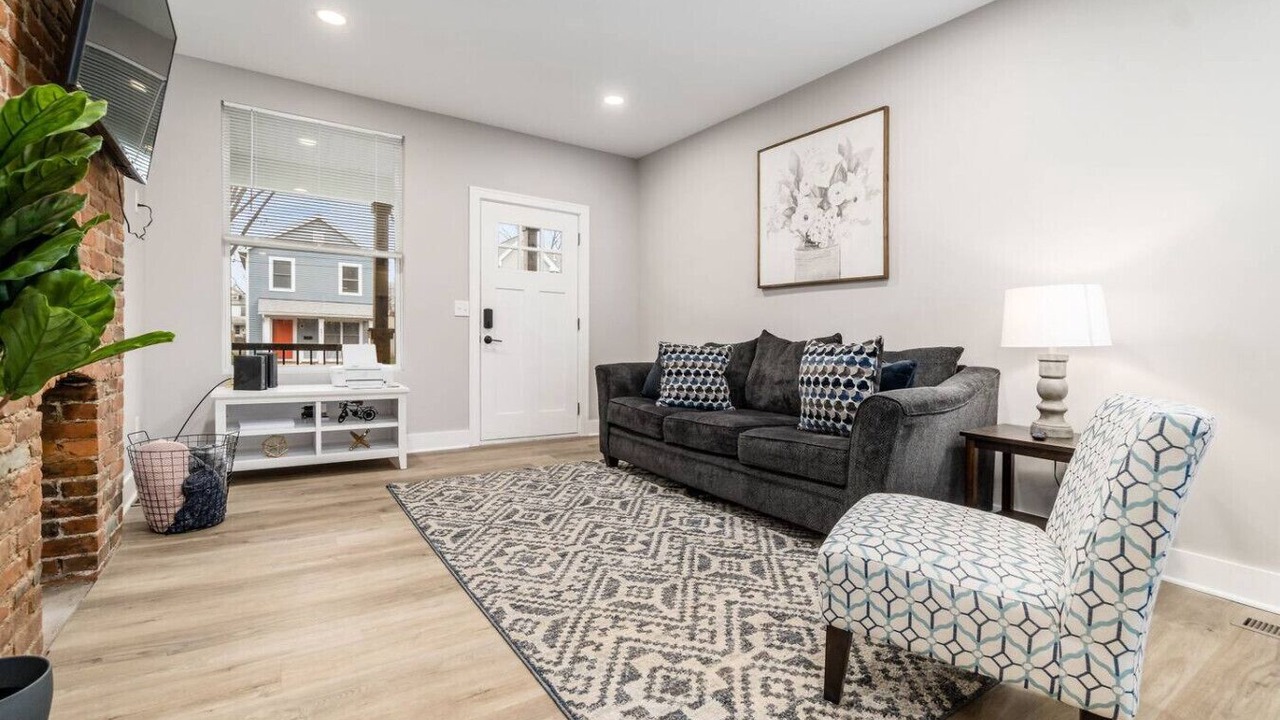 Photo of Livingroom in Livingston Park