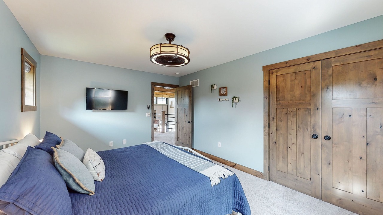 Photo of Bedroom in Senecaville