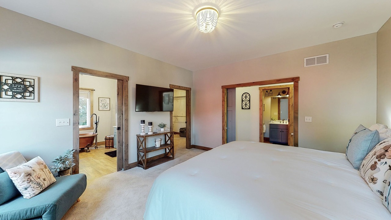 Photo of Bedroom in Senecaville