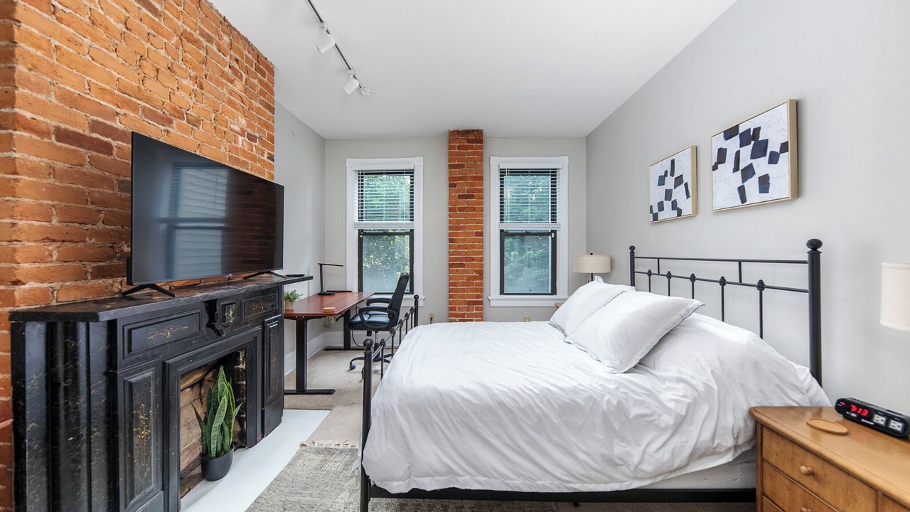 Photo of Bedroom in Mount Adams