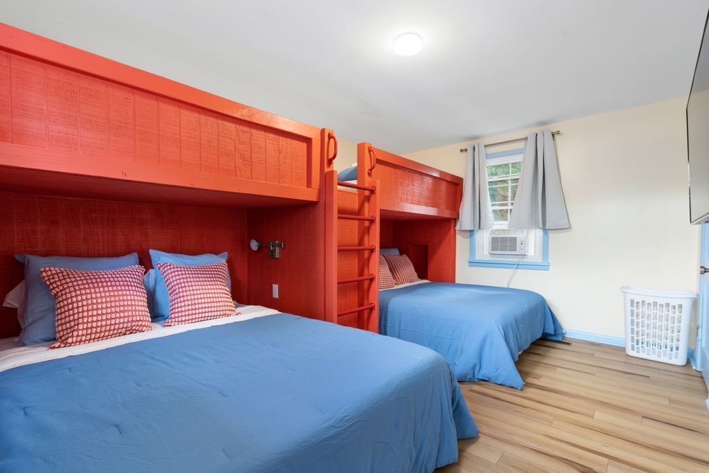 Photo of Bedroom in Perrysville
