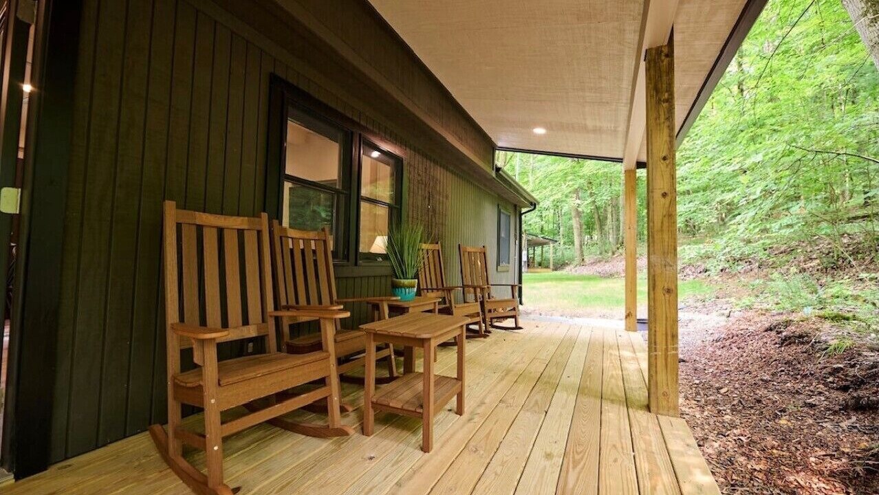 Photo of Patio Balcony in Cuyahoga Falls
