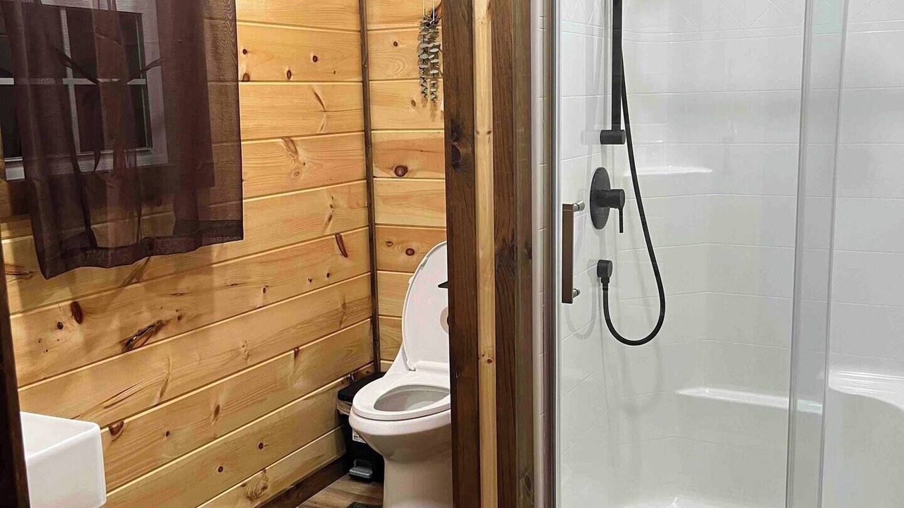 Photo of Bathroom in Long Bottom