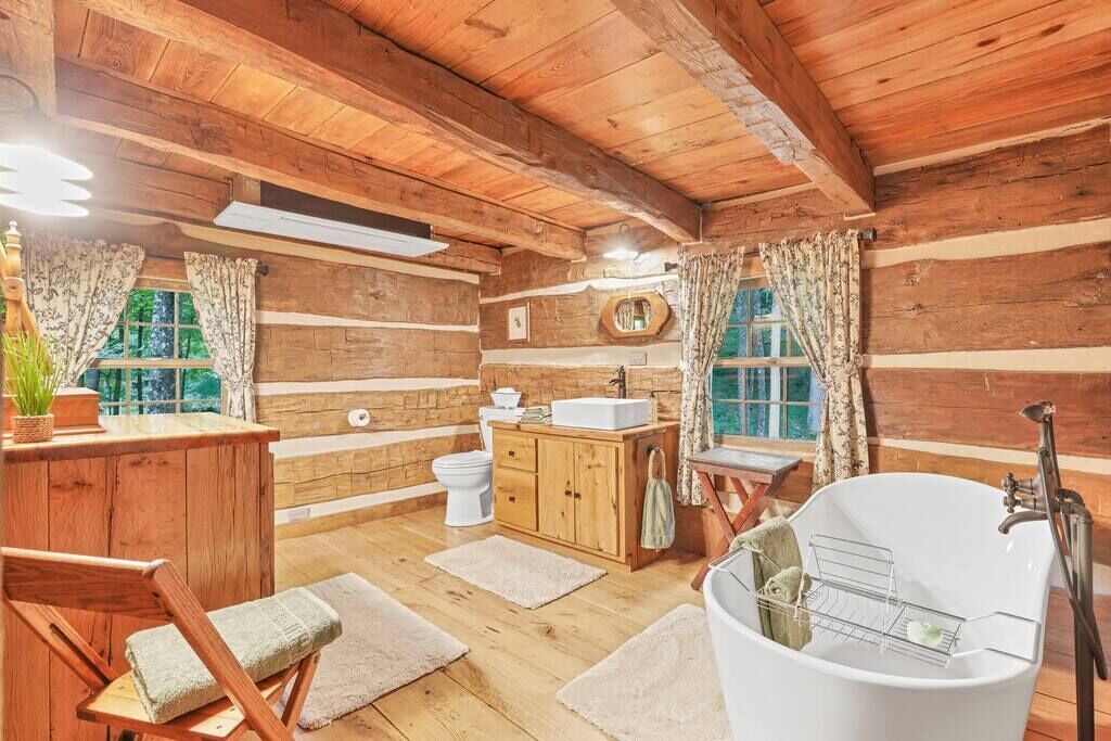 Photo of Bathroom in Glenford