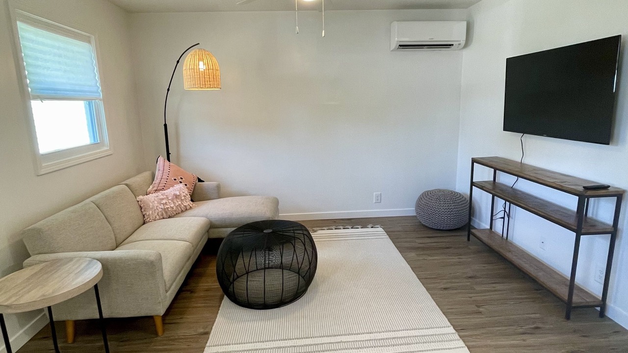 Photo of Livingroom in White Cottage