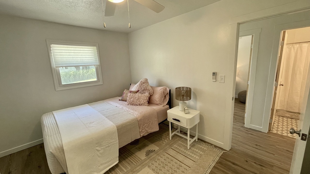 Photo of Bedroom in White Cottage