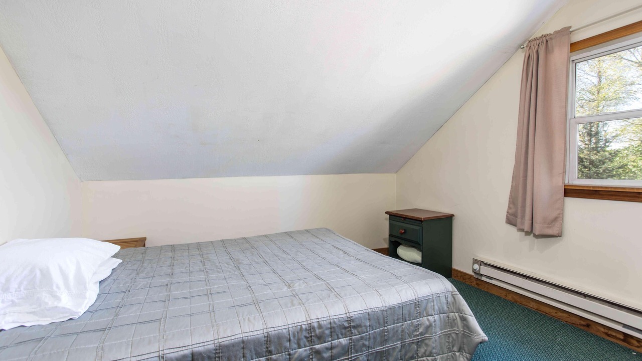 Photo of Bedroom in Lakeville