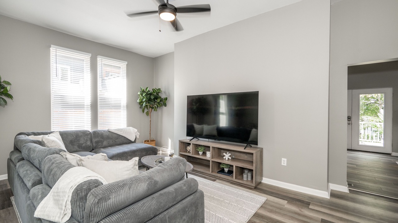 Photo of Bedroom in Roselawn Finance
