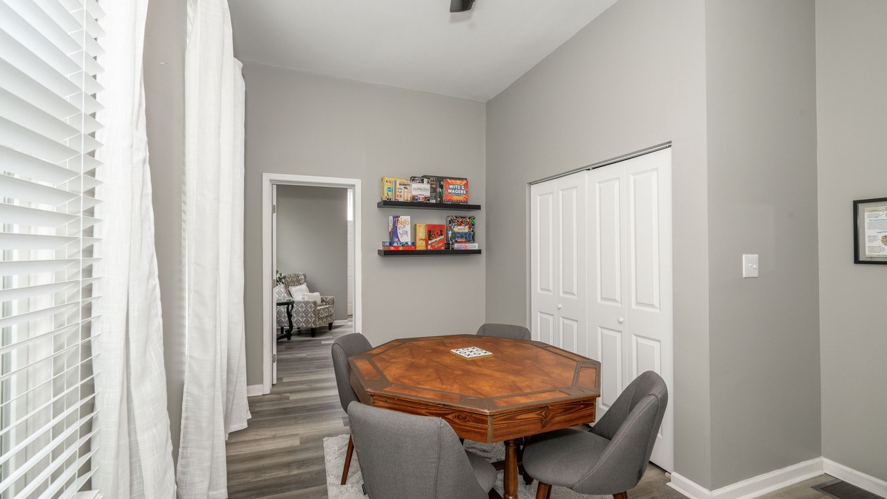 Photo of Bedroom in Roselawn Finance