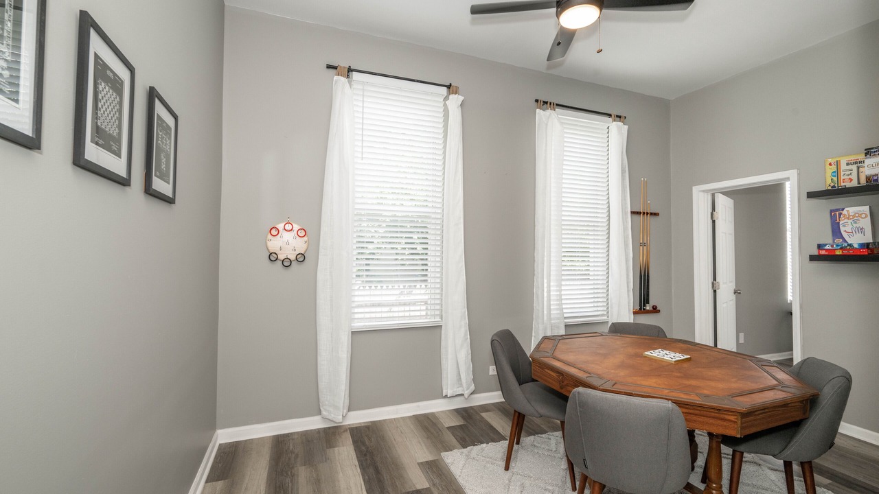 Photo of Bedroom in Roselawn Finance