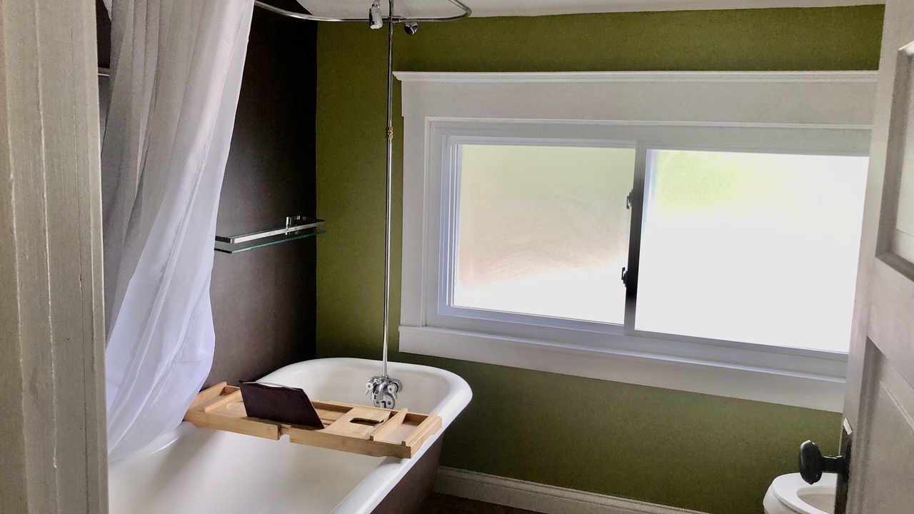 Photo of Bathroom in Roselawn Finance