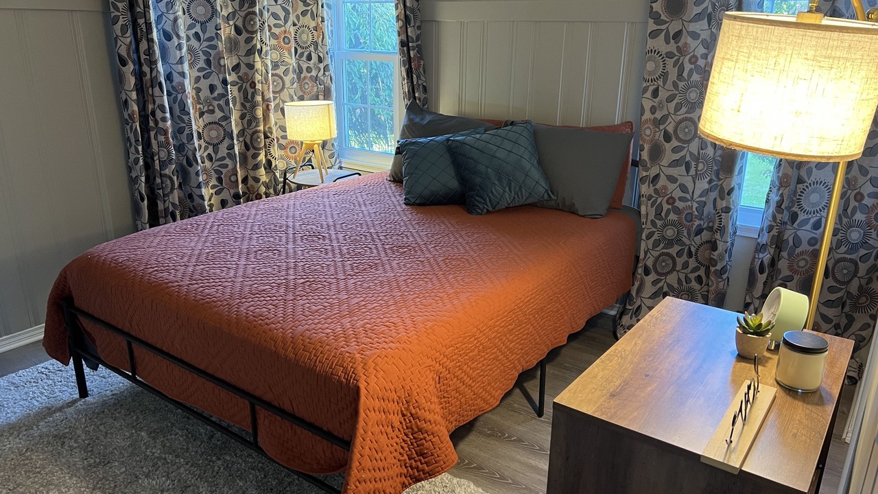 Photo of Bedroom in Ashland