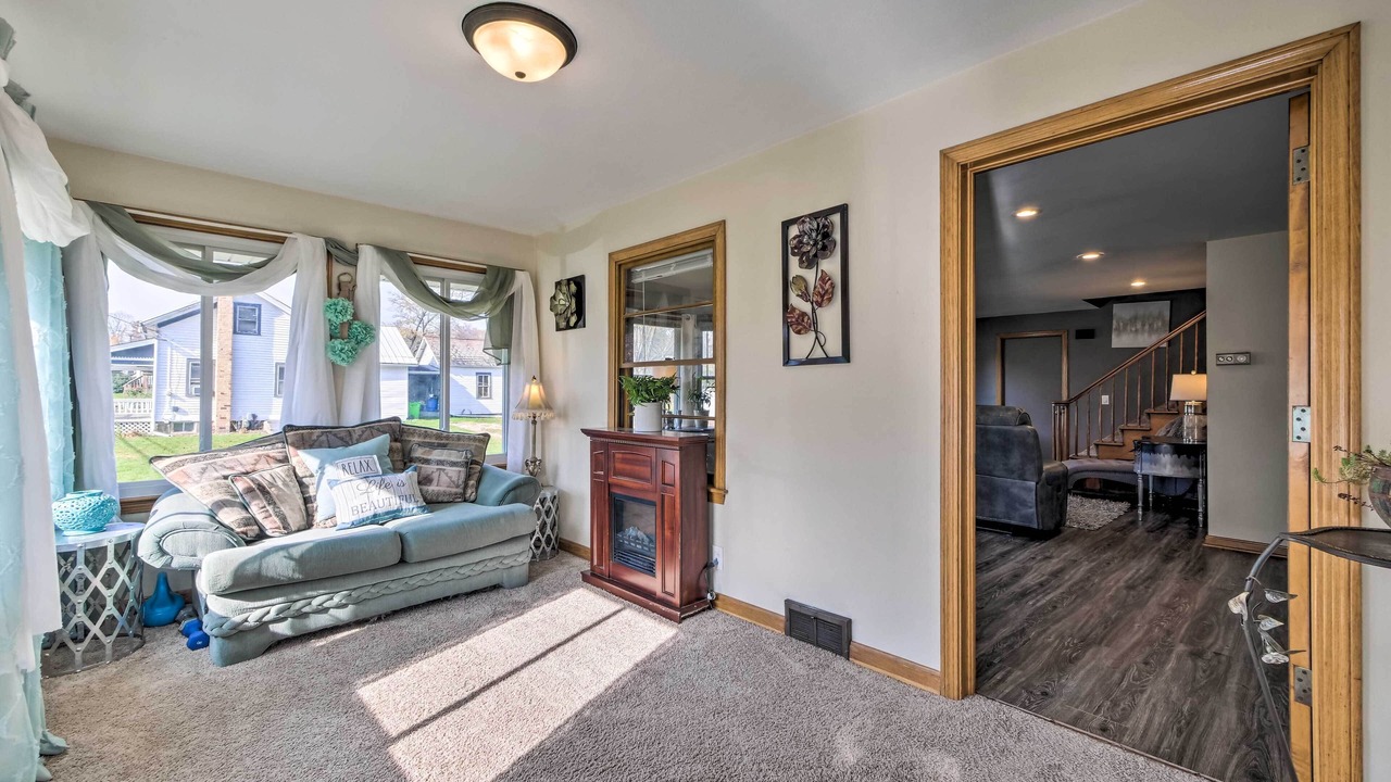 Photo of Livingroom in Massillon