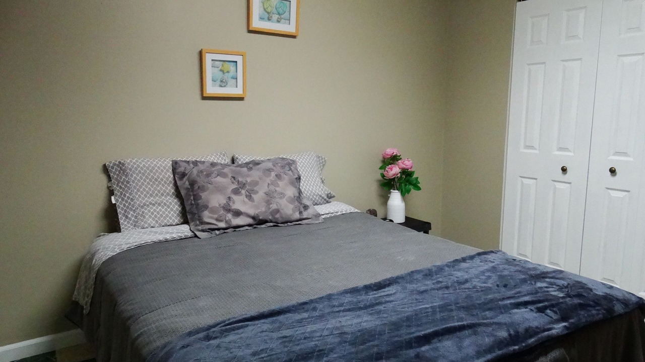 Photo of Bedroom in Lakemore