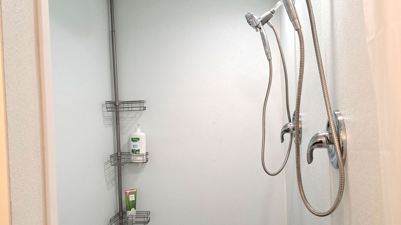 Photo of Bathroom in Lakemore