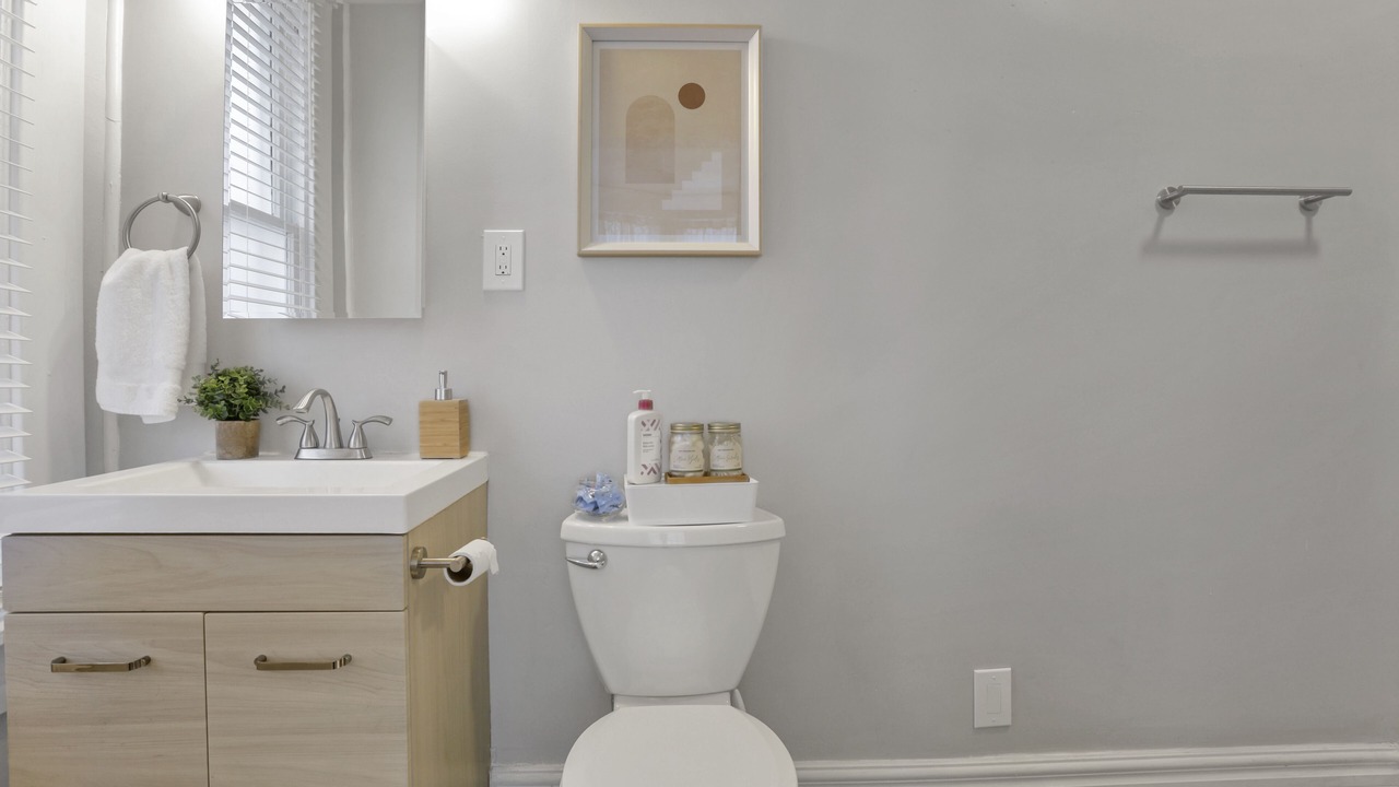 Photo of Bathroom in Livingston Park