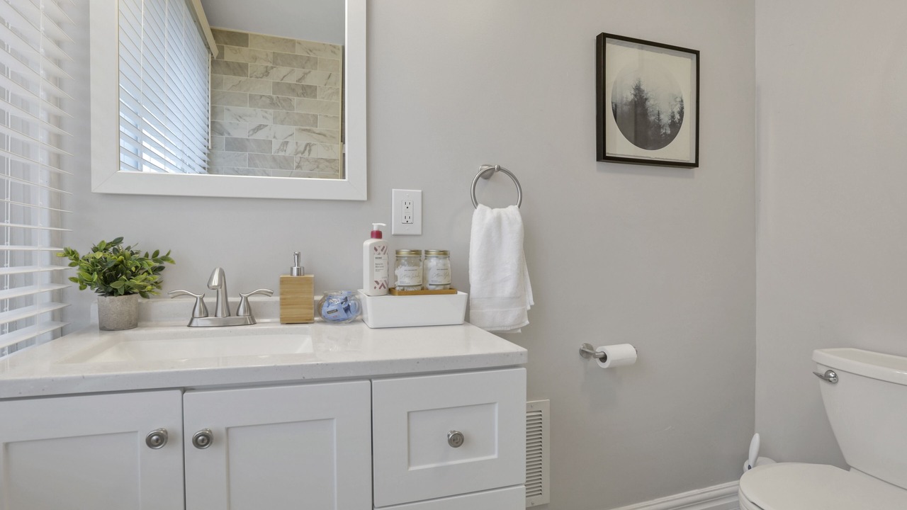 Photo of Bathroom in Livingston Park
