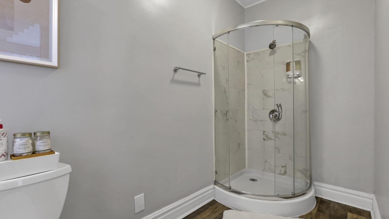 Photo of Bathroom in Livingston Park