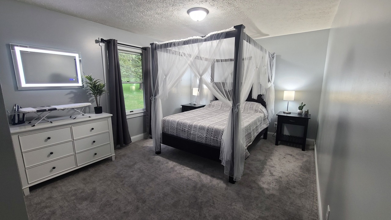 Photo of Bedroom in Lakeville