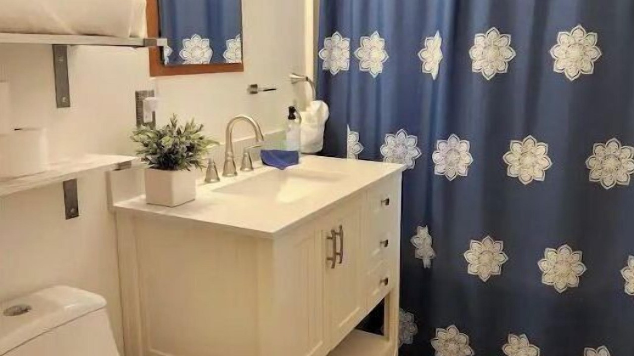 Photo of Bathroom in Sugar Grove